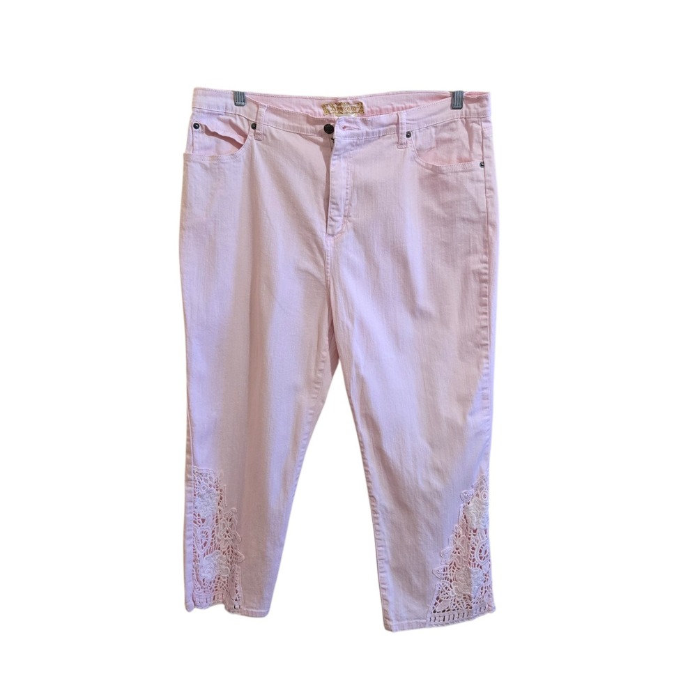 Vintage 2 Piece Denim Vest & Capri Pants Size XL Light Pink Lace Crochet - Picture 8 of 10